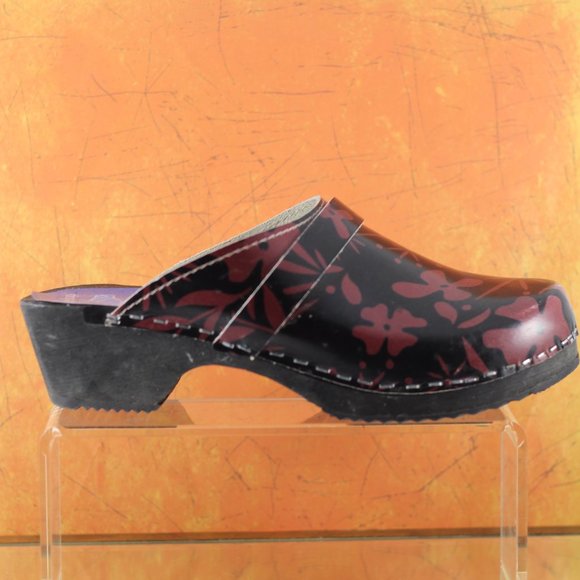 Cape Clogs Made in Sweden - Picture 2 of 16